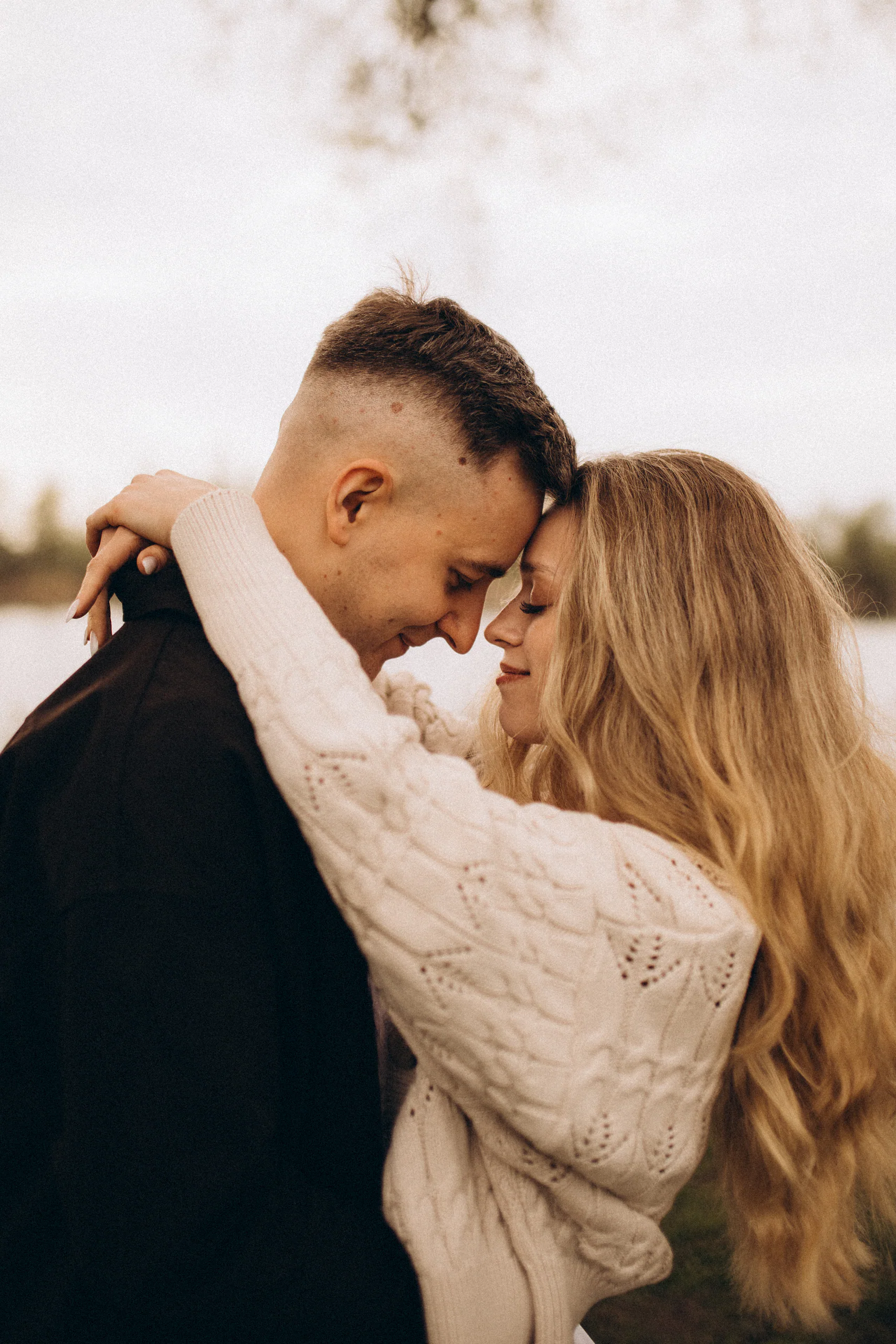 Kasia i Mateusz - sesja miłosna o zachodzie słońca