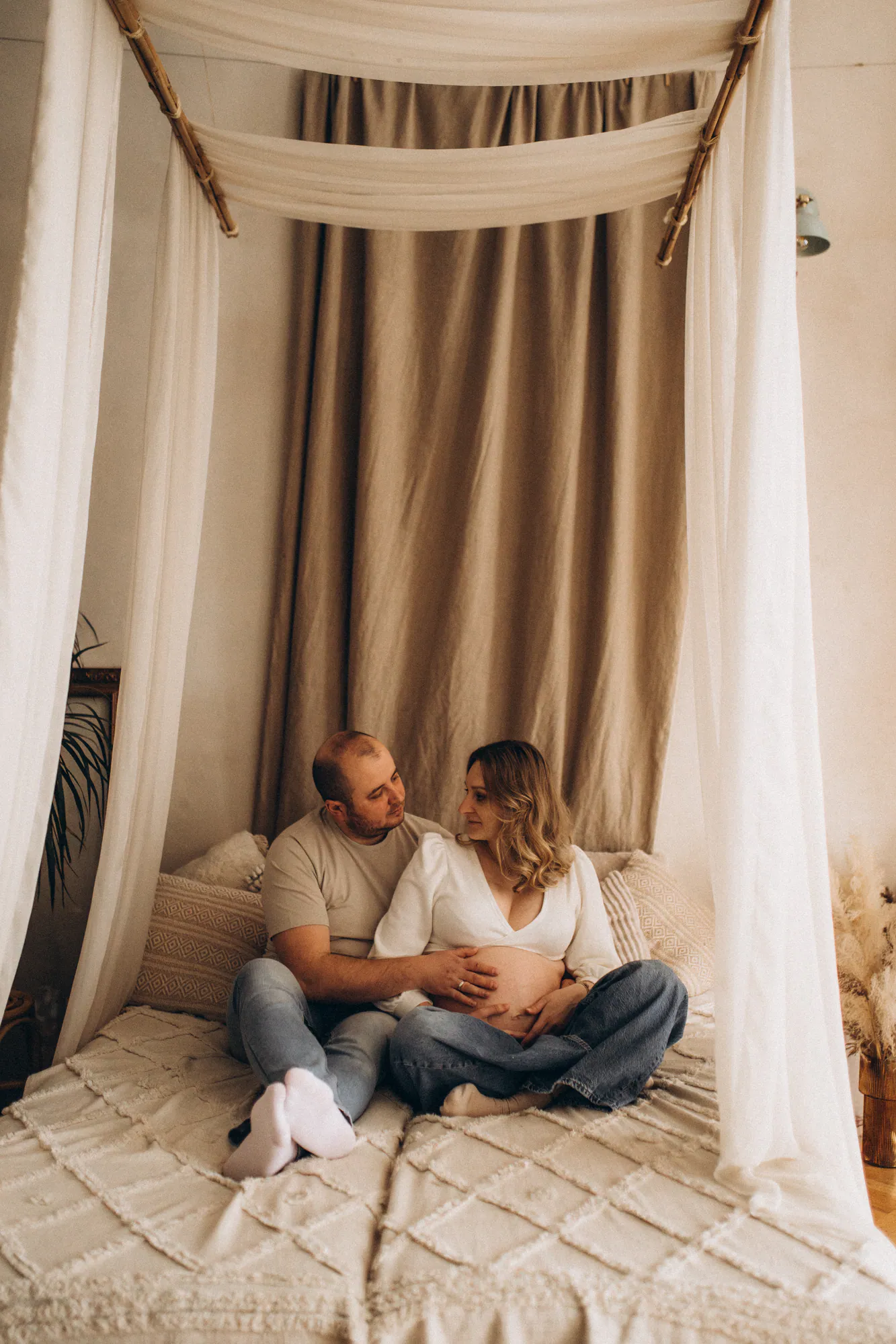 Kinga i Mateusz - sesja ciążowa w studio, kadr 4