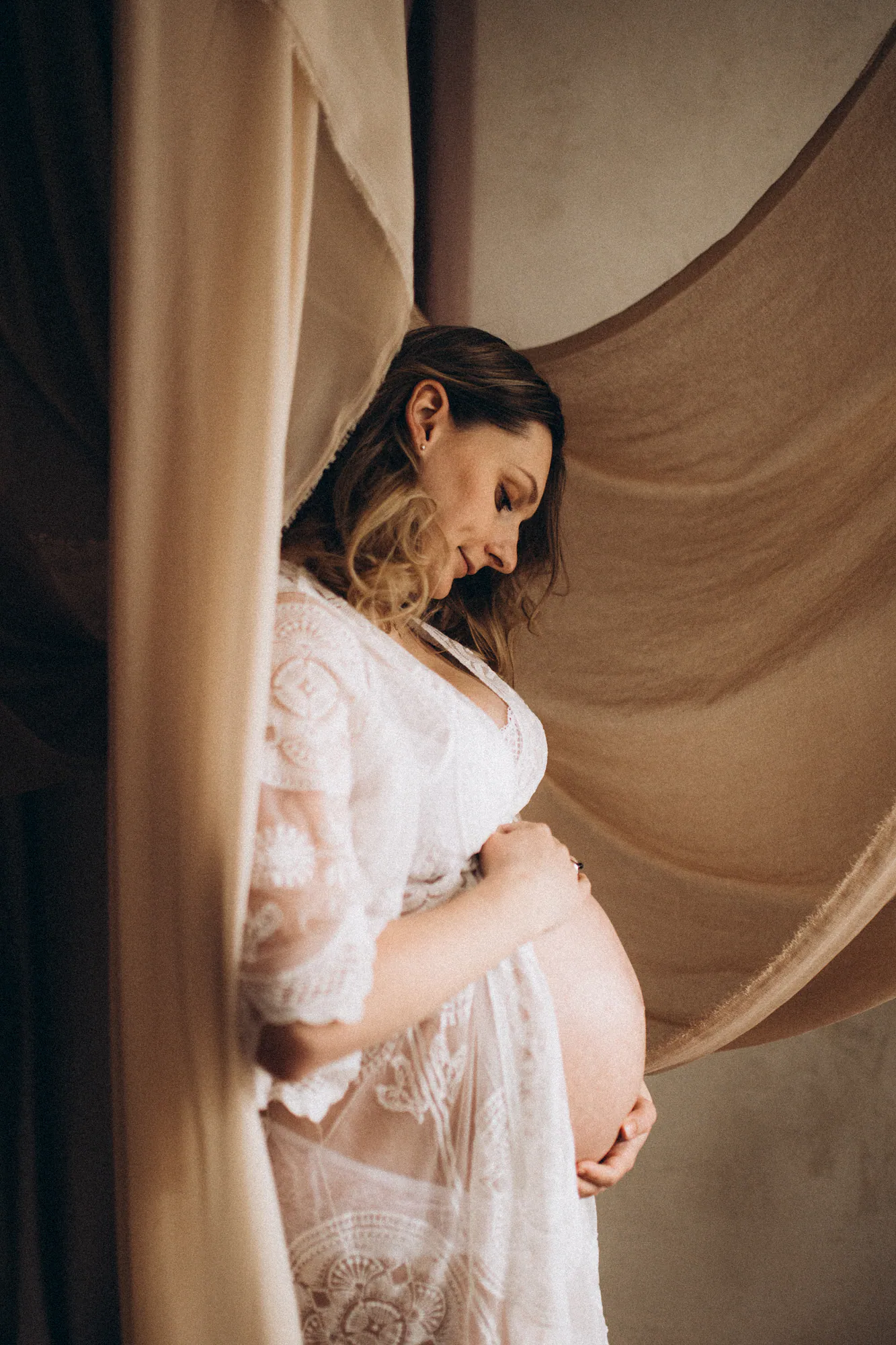 Kinga i Mateusz - sesja ciążowa w studio, kadr 15