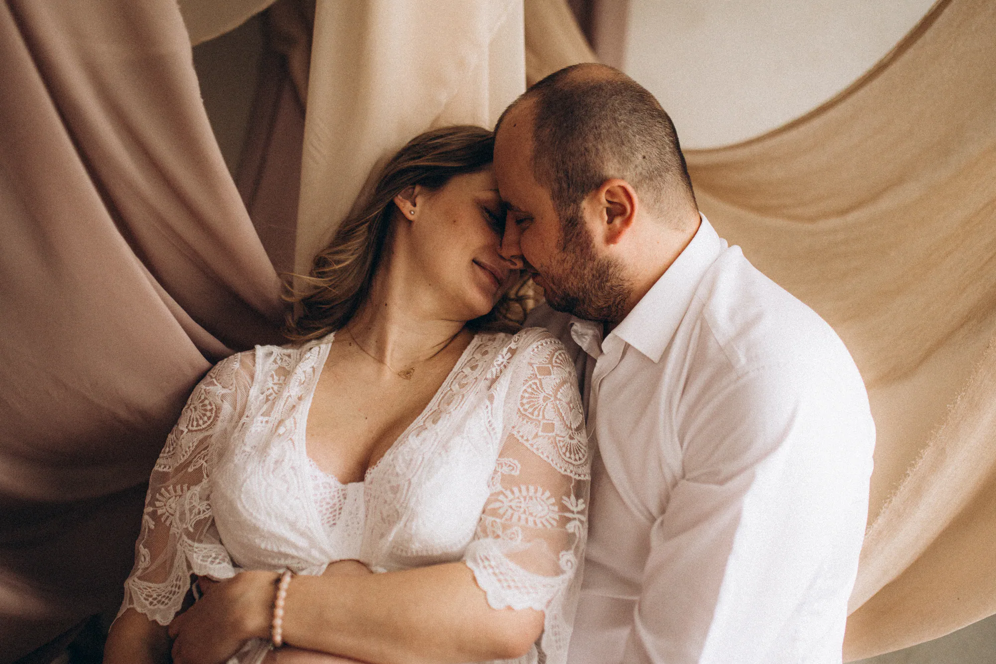 Kinga i Mateusz - sesja ciążowa w studio