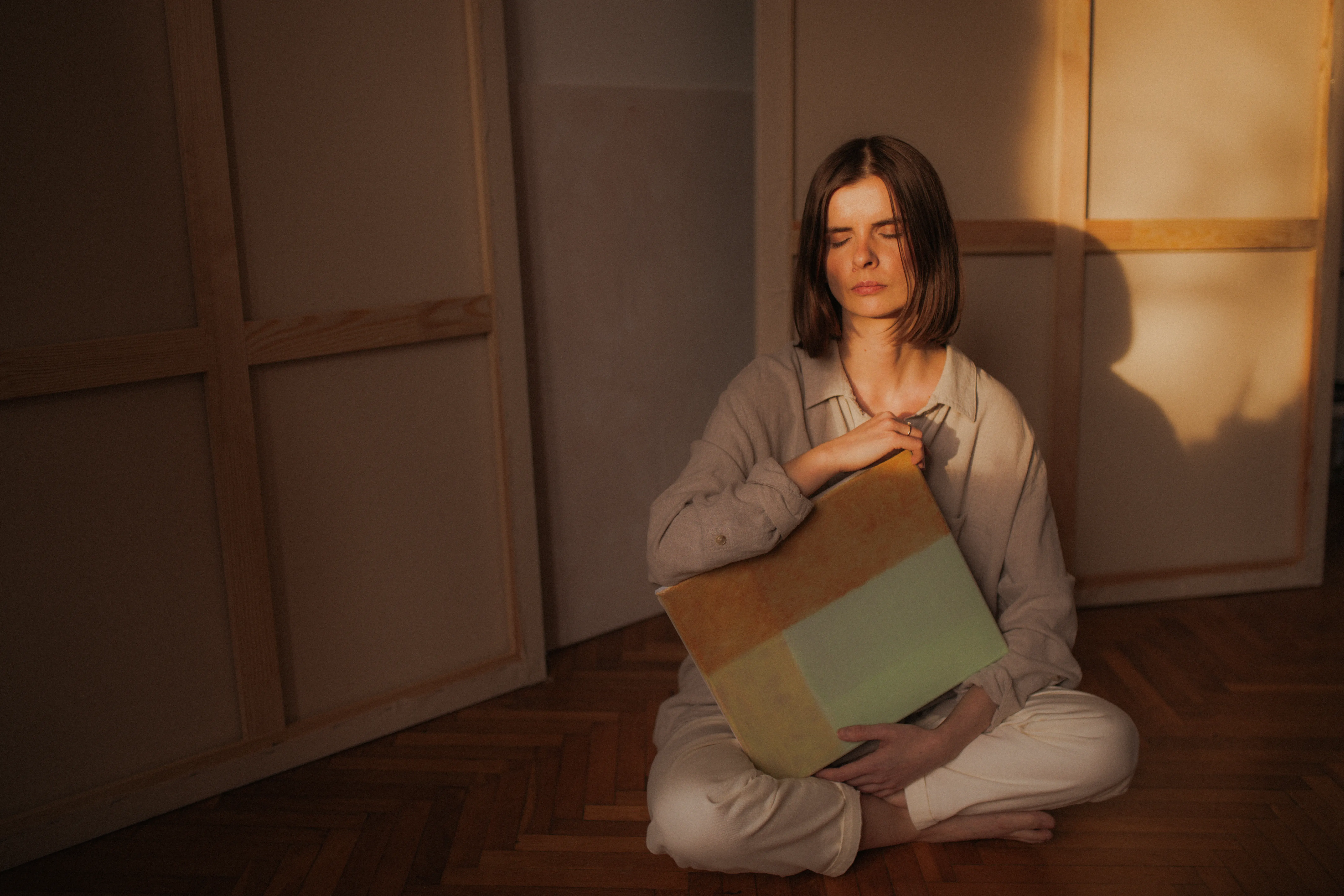 Aneta Nowak – sesja wizerunkowa malarki z obrazem